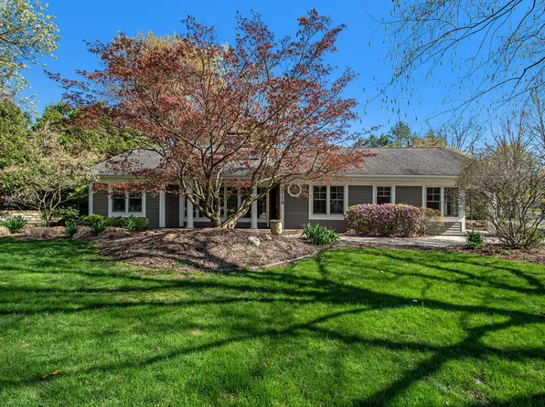 2110 San Lu Rae Dr SE, East Grand Rapids, MI 49506