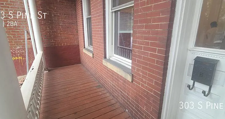 303 S Pine St — Photo 3