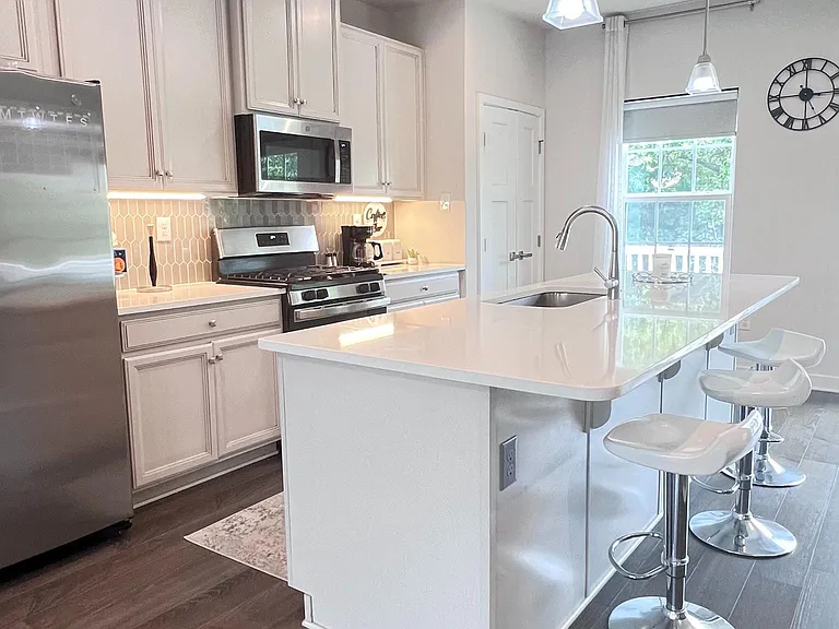 18 Hunters Dr — Photo 4