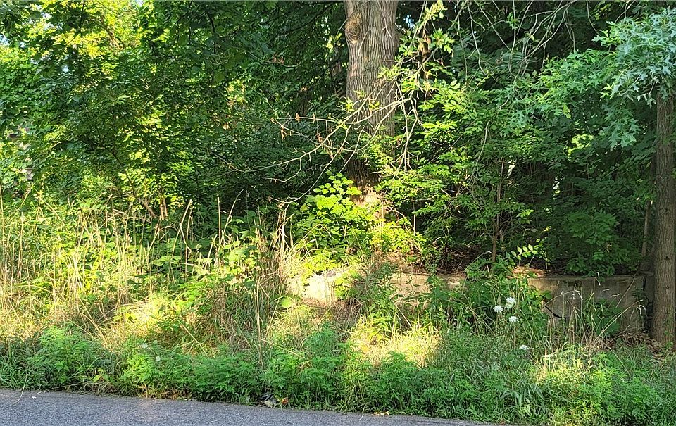 1st image of Garfield St