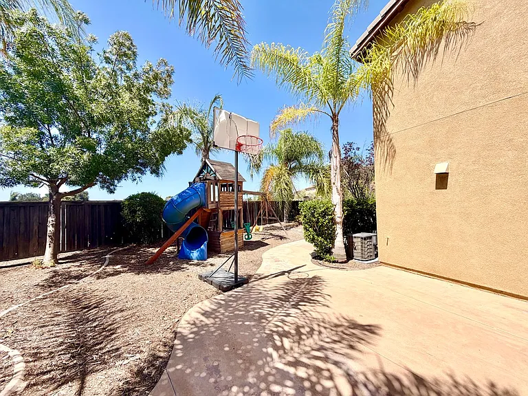 46383 Vianne Ct — Photo 37
