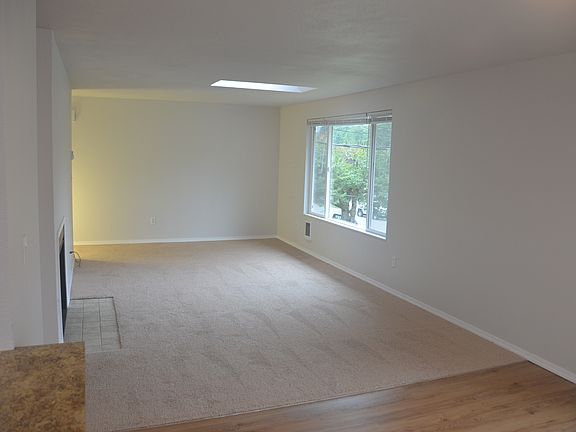 5th image of 1103 Portland Ave #G