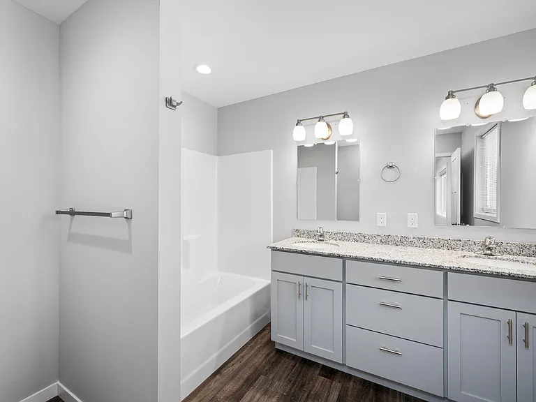 646 Columbia Ct — Photo 10