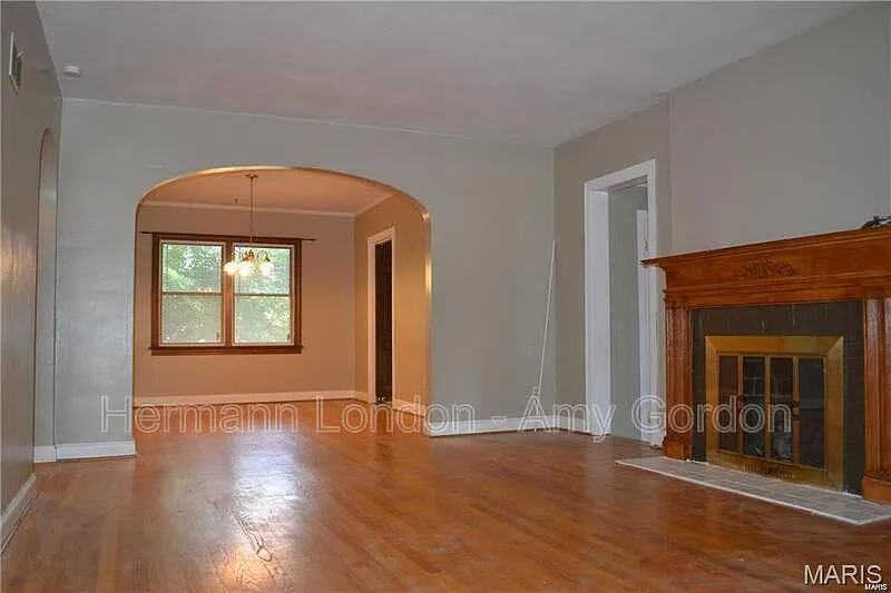 3 bed, 1.0 bath, 1895 sqft, $2,450 — Photo 3