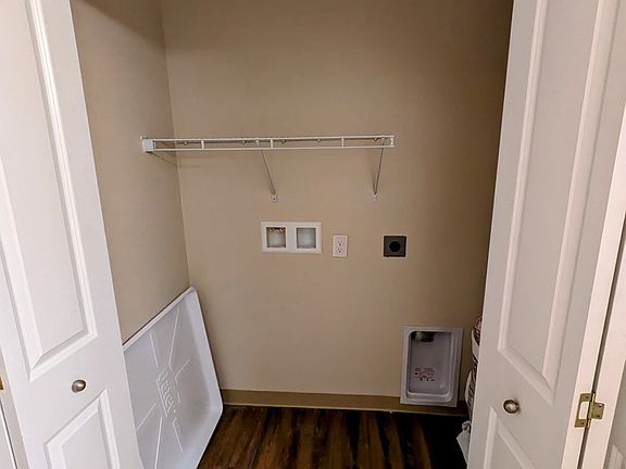 2nd image of 1141 Edwards Rd #2