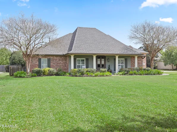 119 Nellies Ln, Broussard, LA 70518