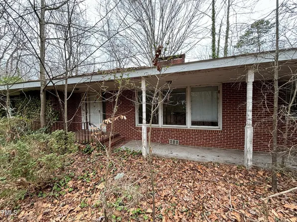 2000 Markham Dr, Sanford, NC 27330