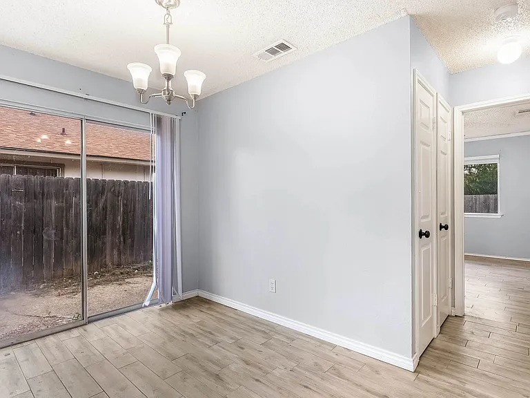 5204 Gawain Dr — Photo 11