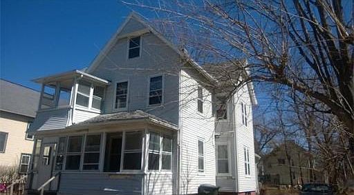 2nd image of 125 Sherman St