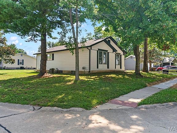 2nd image of 231 Laurelwood Dr