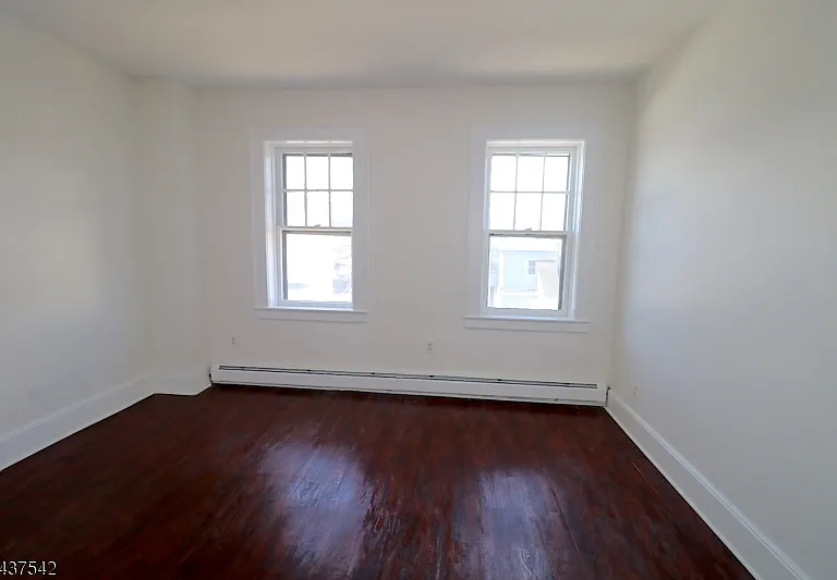 160-164 New York Ave #3 — Photo 3