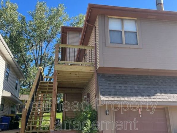 8704 NW 82nd Ter APT D