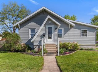 431 5th St, Baraboo, WI 53913