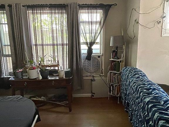 3rd image of 419 W Evans Ave