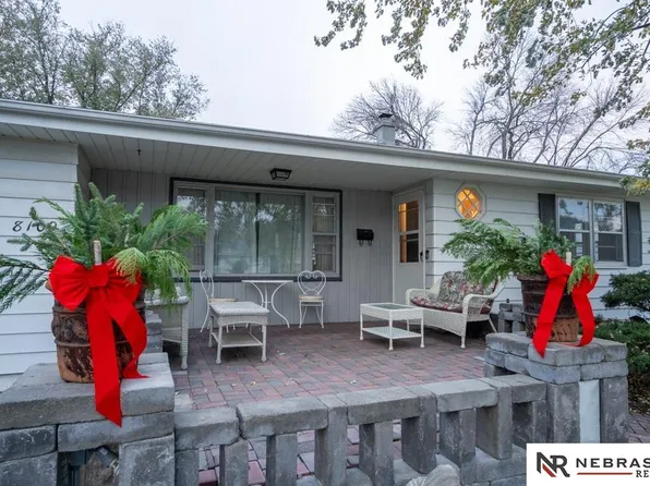 8109 Valley St, Omaha, NE 68124