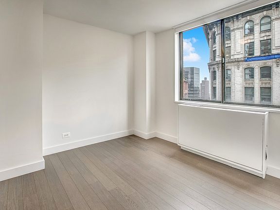4th image of 300 Mercer St APT 15d