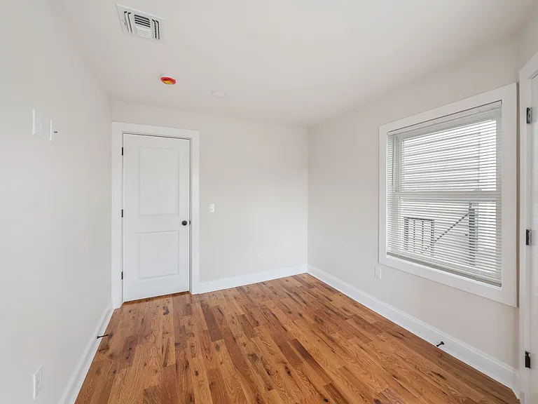 18 Taylor St #3 — Photo 8