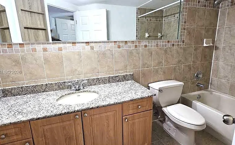 8290 Lake Dr #332 — Photo 16