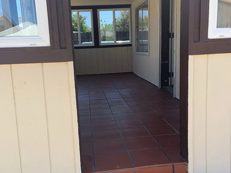 Marline Ave Duplex — Photo 1