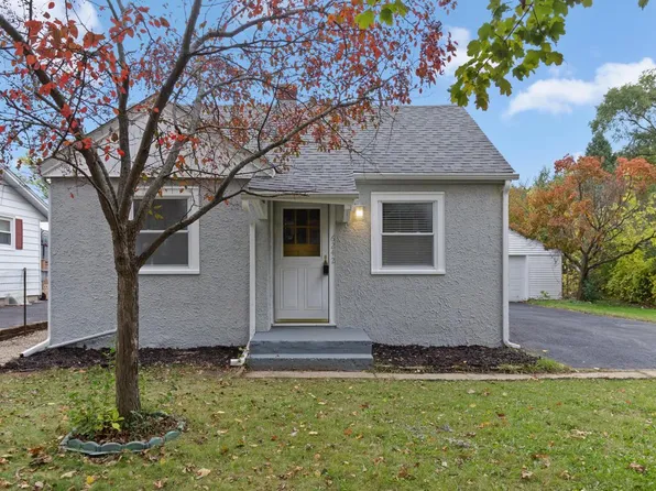 6242 North 105th STREET, Milwaukee, WI 53225