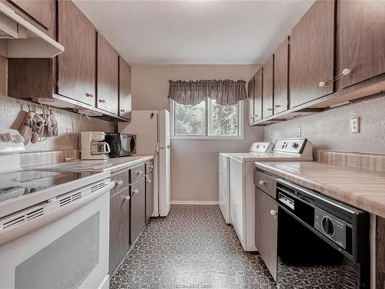 4401 Carter Creek Pkwy #15 — Photo 7