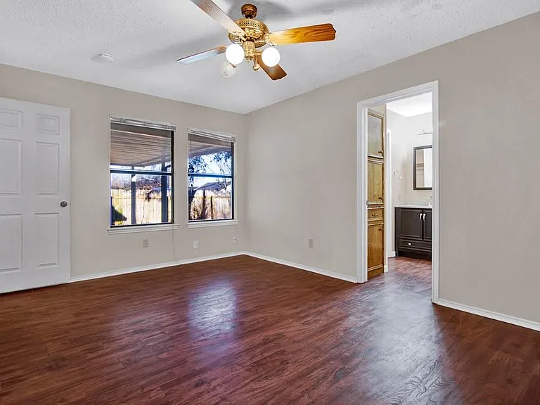 1101 Cresswell Dr — Photo 11