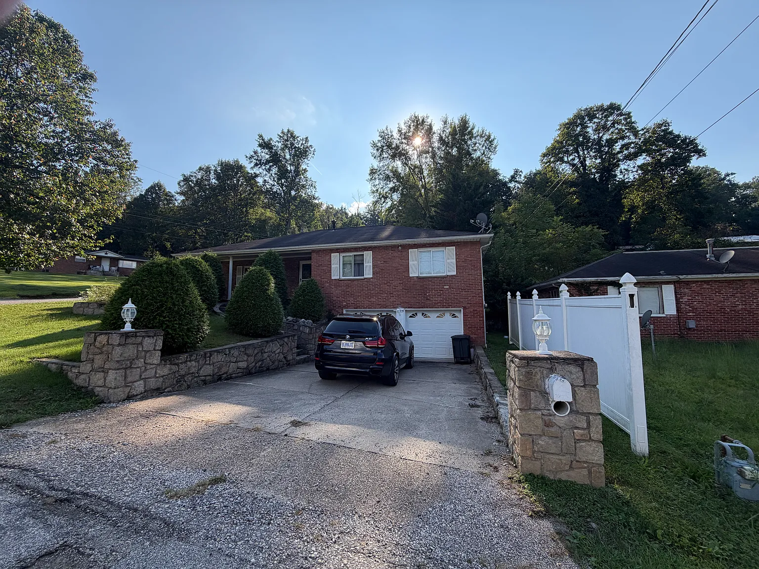 3 bed, 1449 sqft, $2,100 — Photo 2