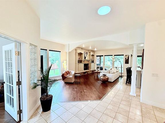 4th image of 26 Inverness Place