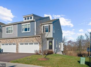 312 Ridgewood Dr, Royersford, PA 19468