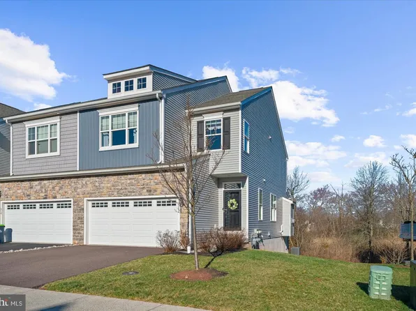 312 Ridgewood Dr, Royersford, PA 19468