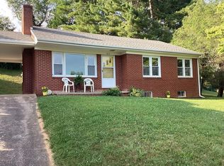 404 Poplar St, Galax, VA 24333