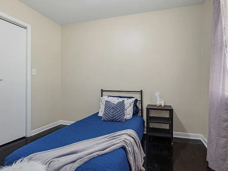 1095 Texas Pkwy — Photo 23