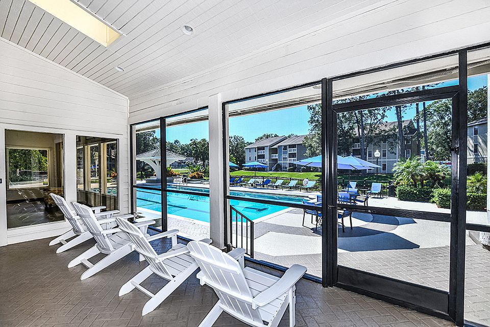 Covered Poolside Patio Area