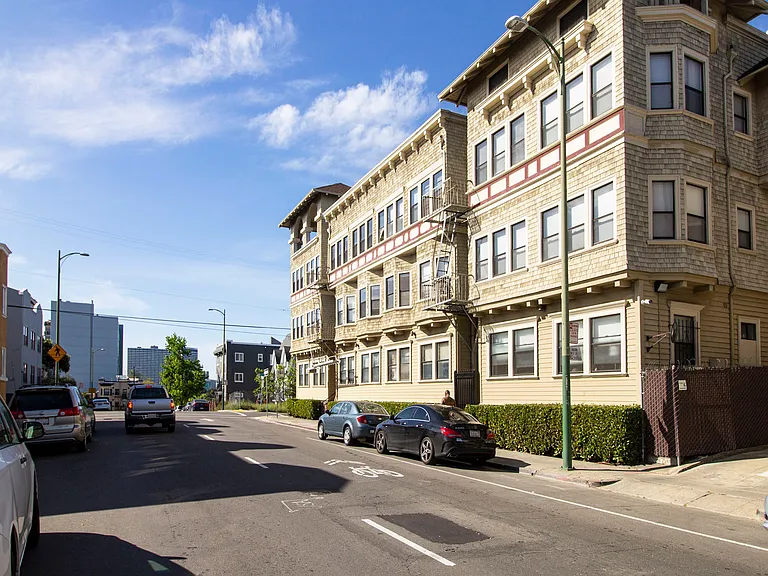 Vue De Lac Apartments — Photo 10