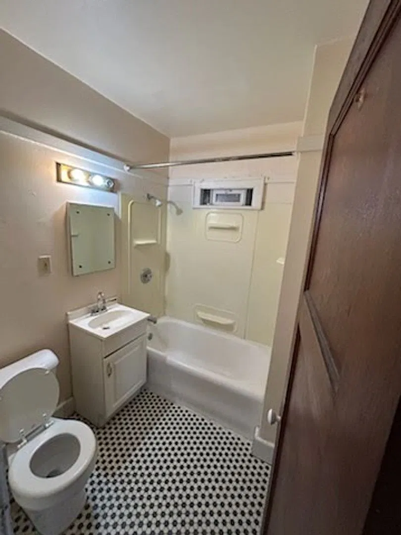 2527 S. 13th St. - 8 Unit — Photo 4