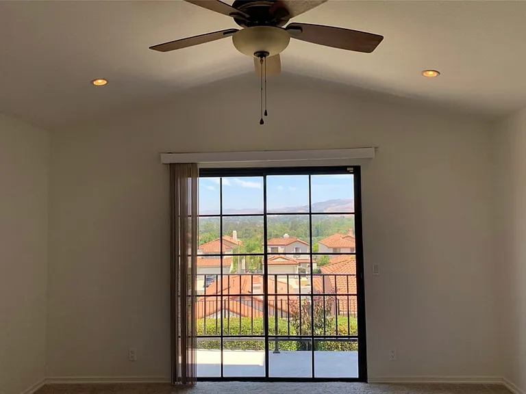 852 Congressional Rd — Photo 11