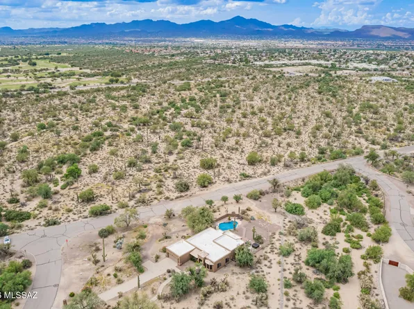 9821 N Sunset Creek Pl, Tucson, AZ 85742