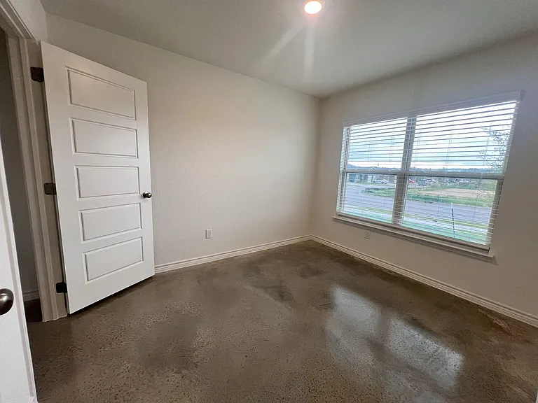 1239 Concord Dr — Photo 10