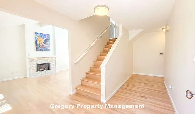 11204 NE 58th Pl — Photo 3