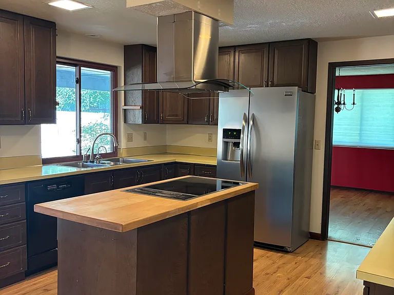 750 N Locust St — Photo 3