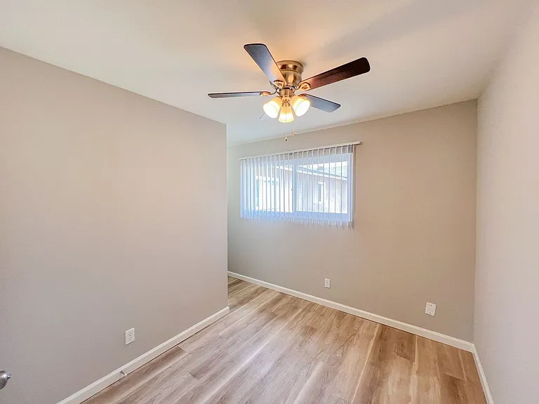 6518 CORONA — Photo 14
