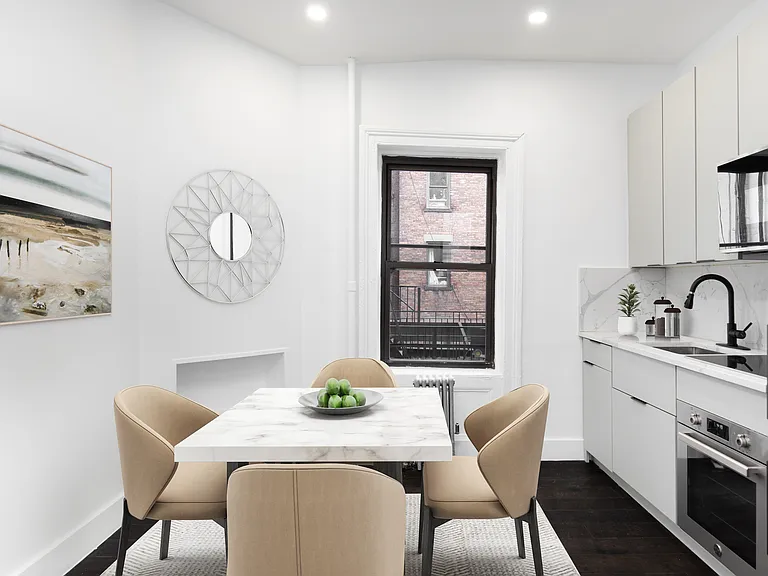 247 E 10th St #4 — Photo 3