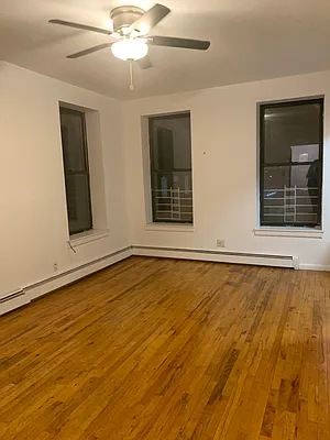 Rented by REMAX Elite | media 8