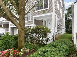 40 Brookridge Ct, Rye Brook, NY 10573