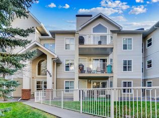 6800 W Hunterview Dr NW #216, Calgary, AB T2K 6K5