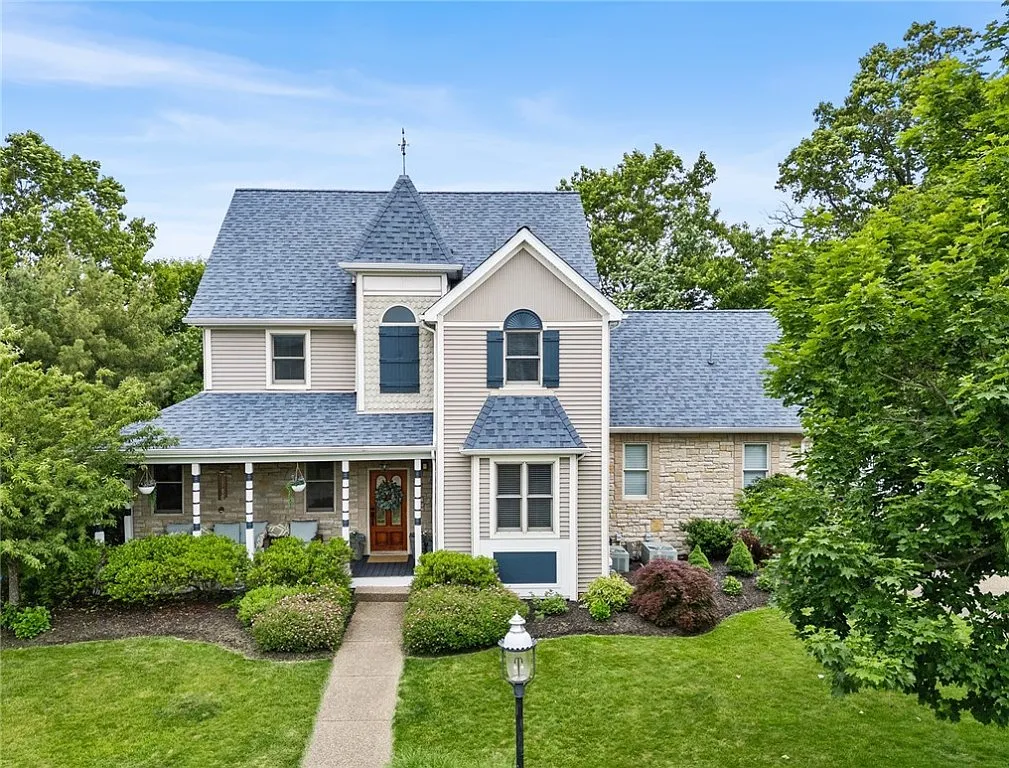 230 Summerlawn Dr photo 1