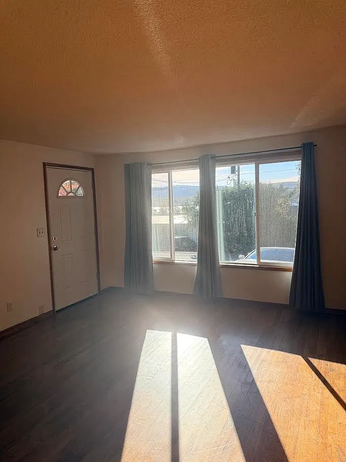 2 bed, $1,400 — Photo 2