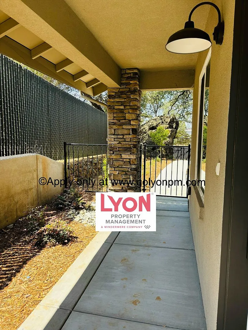 Stunning Modern New Construction 1 bedroom in Auburn! Owner pays ALL utilities!! — Photo 3