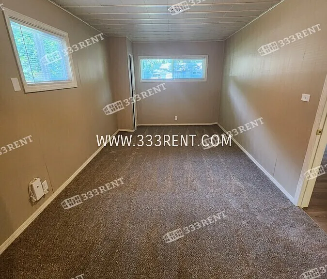 11012 Newton Ave — Photo 5