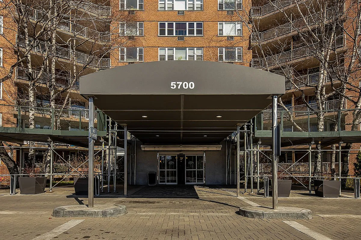 5700 Arlington Ave #2D photo 1